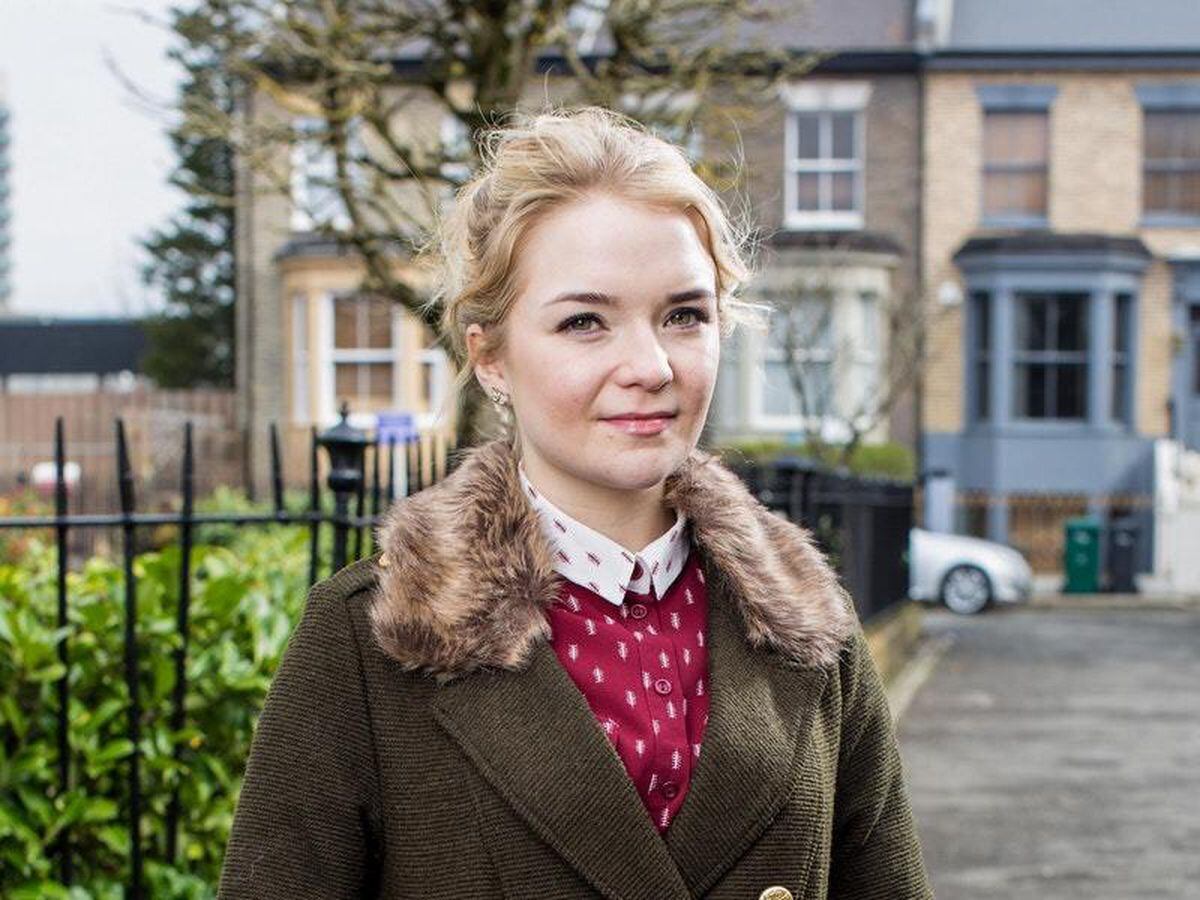 EastEnders viewers mourn Abi as Branning family switch off life support ...