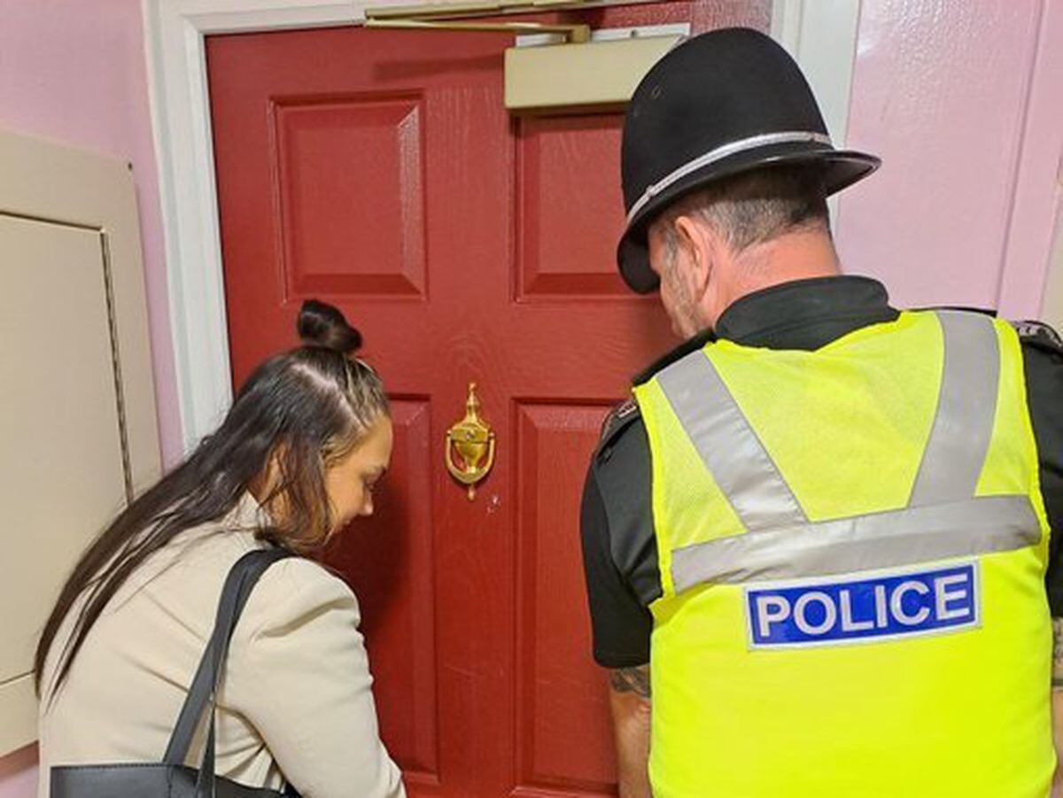 police-team-up-with-housing-officers-for-wolverhampton-home-visits