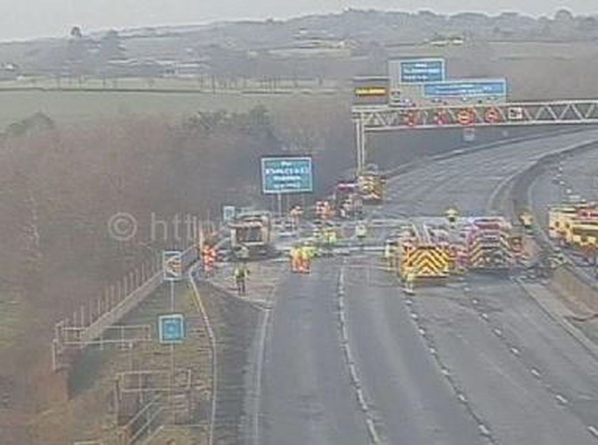 M5 Northbound Closed Due To Lorry Fire | Express & Star