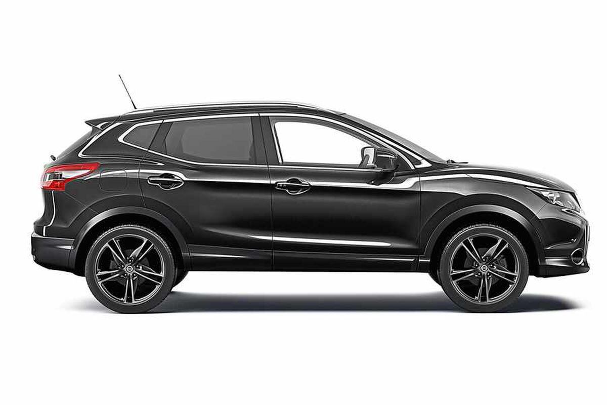 nissan qashqai in black