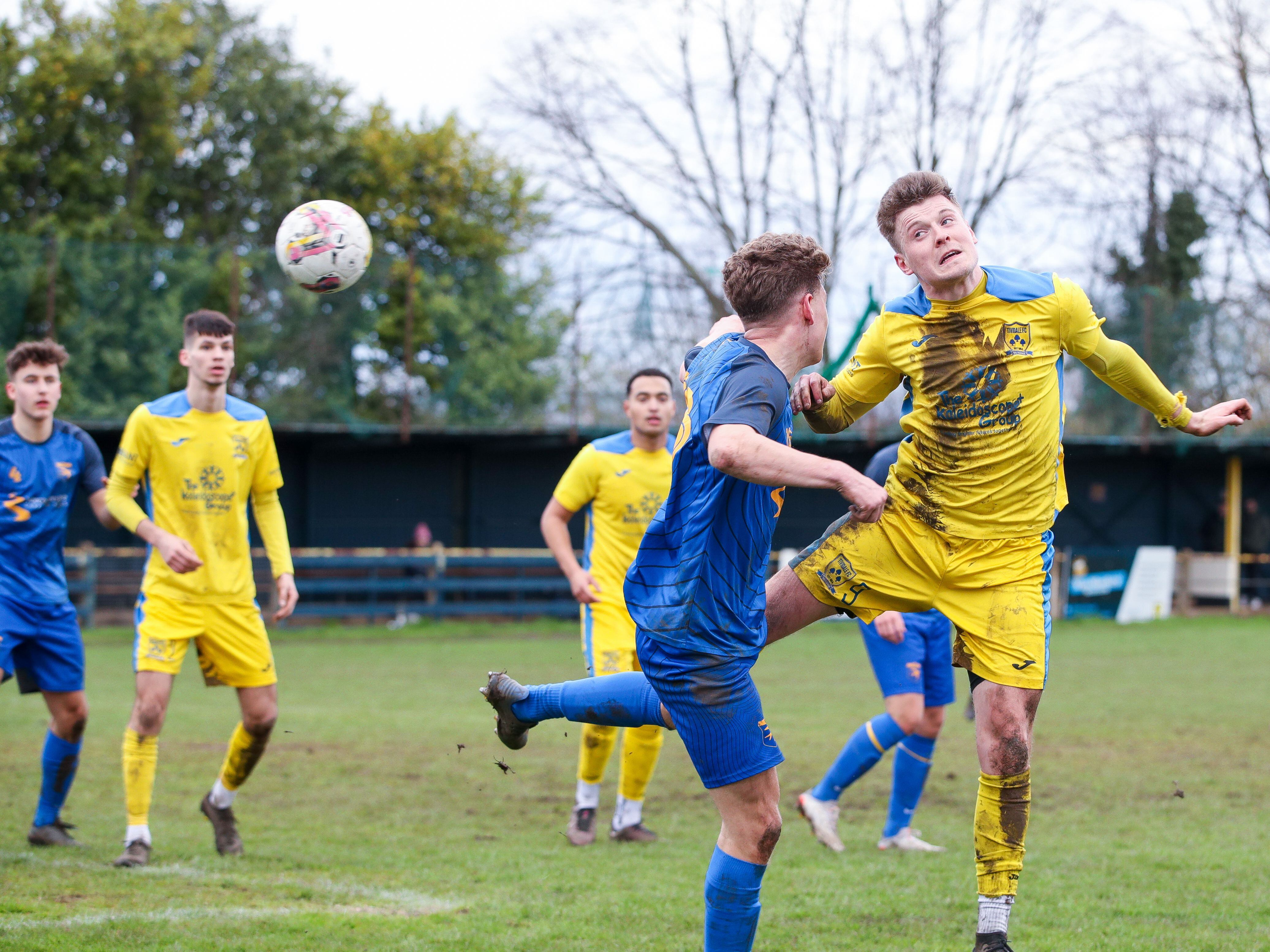 Harry Harris unhappy with 'attitude' as Walsall Wood's lead chopped 