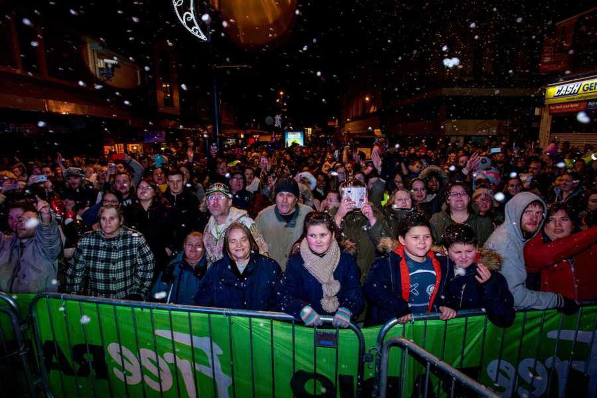 West Bromwich Christmas Lights Switch-on: X Factor's Ben Haenow And BGT ...