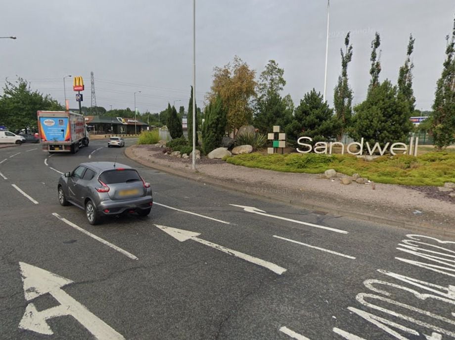 Driver 'threatened' in attempted carjacking on Oldbury roundabout
