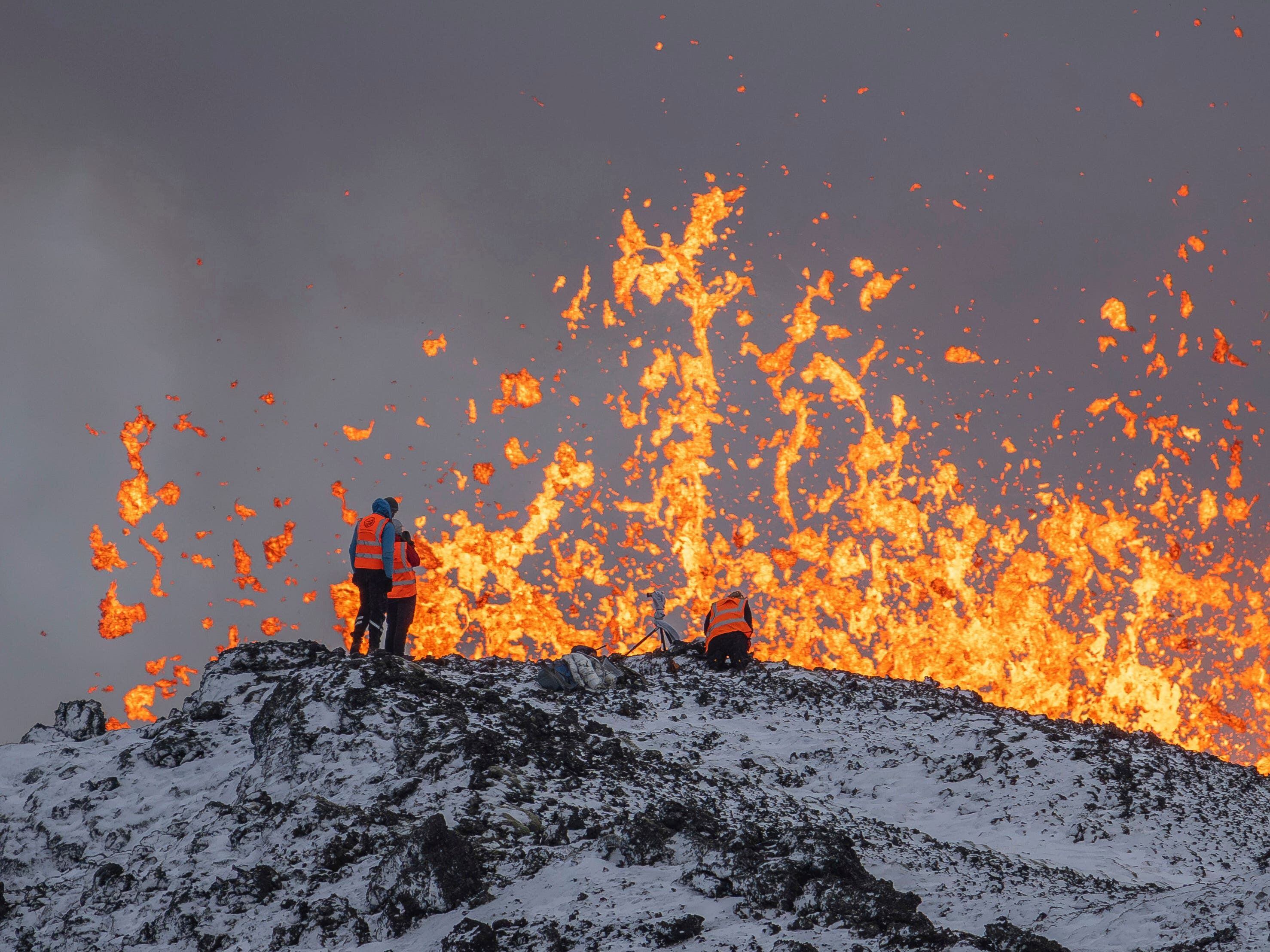 Volcano spews magma in spectacular eruption in south-western Iceland