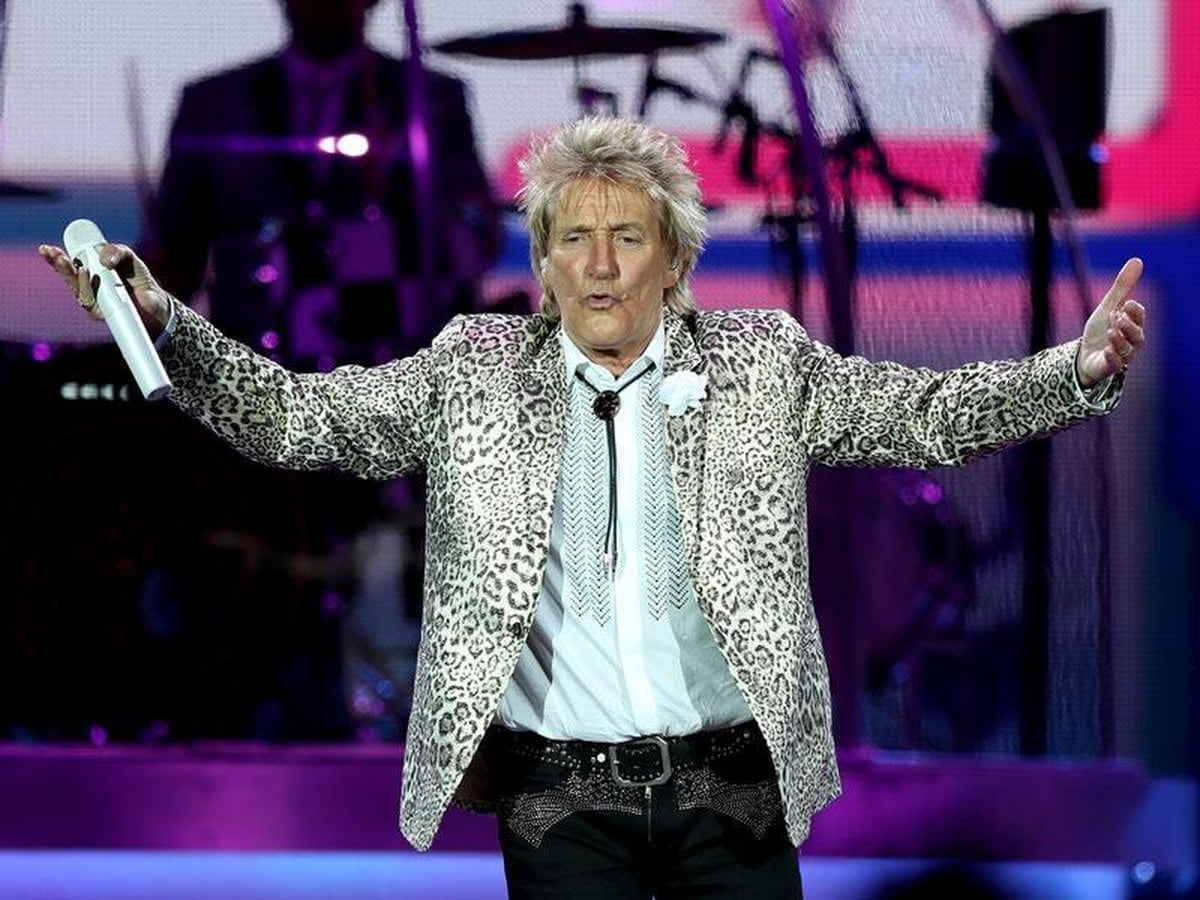 Sir Rod Stewart calls for ‘peace on Earth’ in touching Christmas message  Express & Star