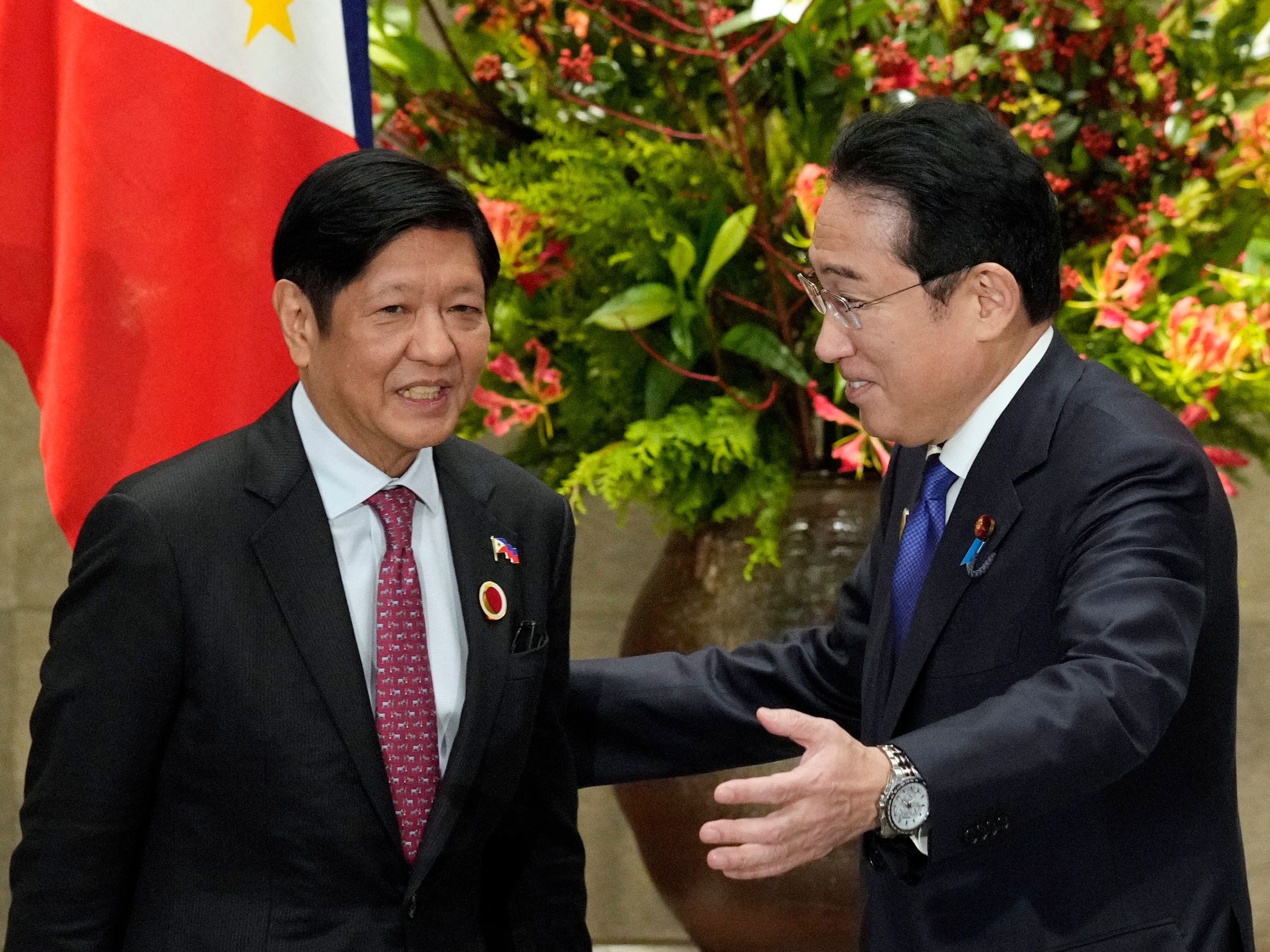 Japan, Philippines sign defence pact to train in each other’s territory