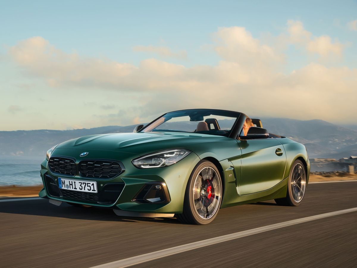 BMW brings back manual gearbox to its Z4 sports car