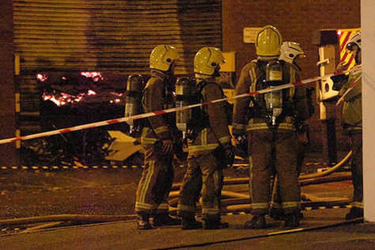 100 Firefighters Tackle Birmingham Blaze | Express & Star