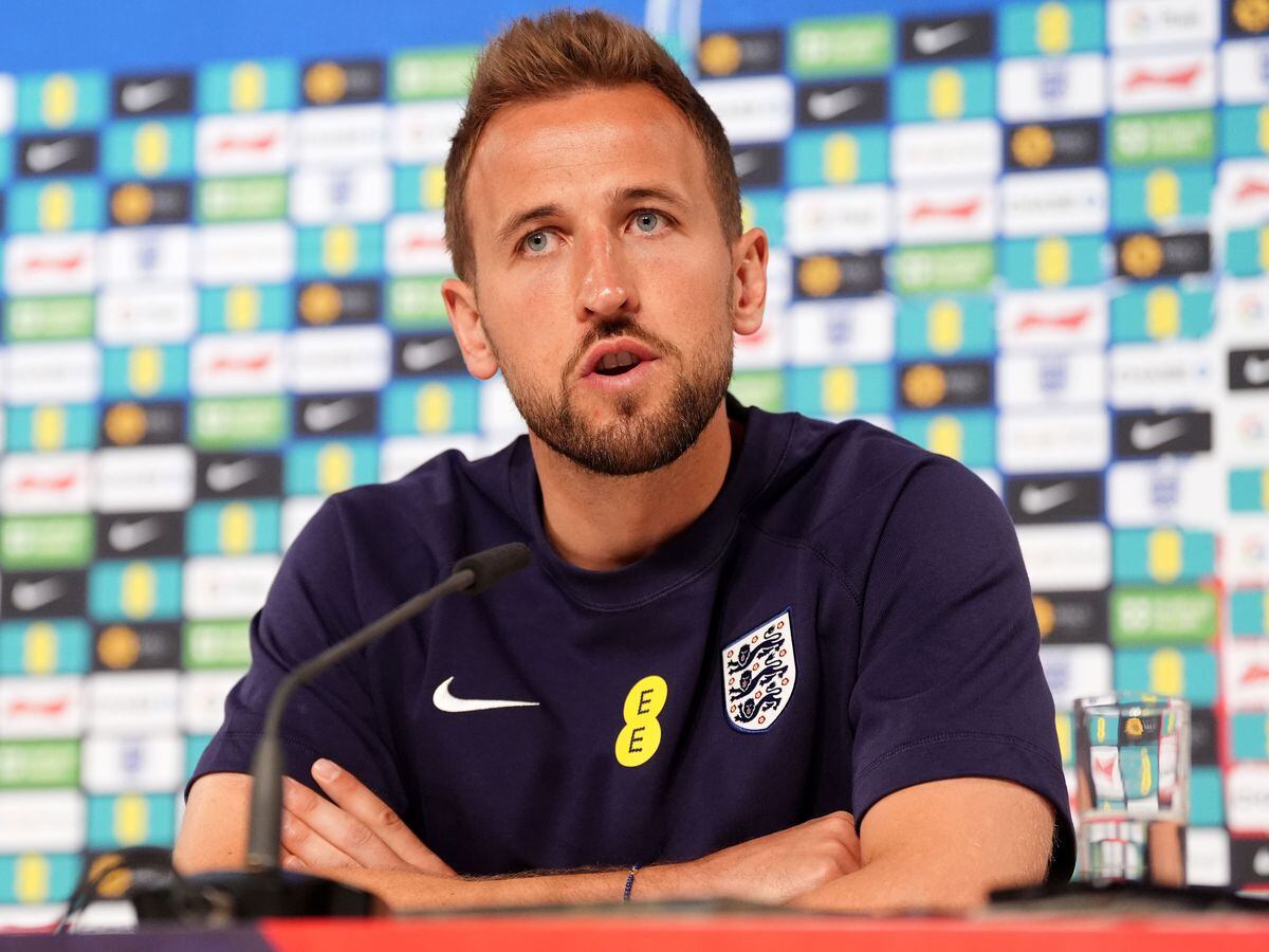 Harry Kane: Outspoken pundits should remember what wearing England shirt is like