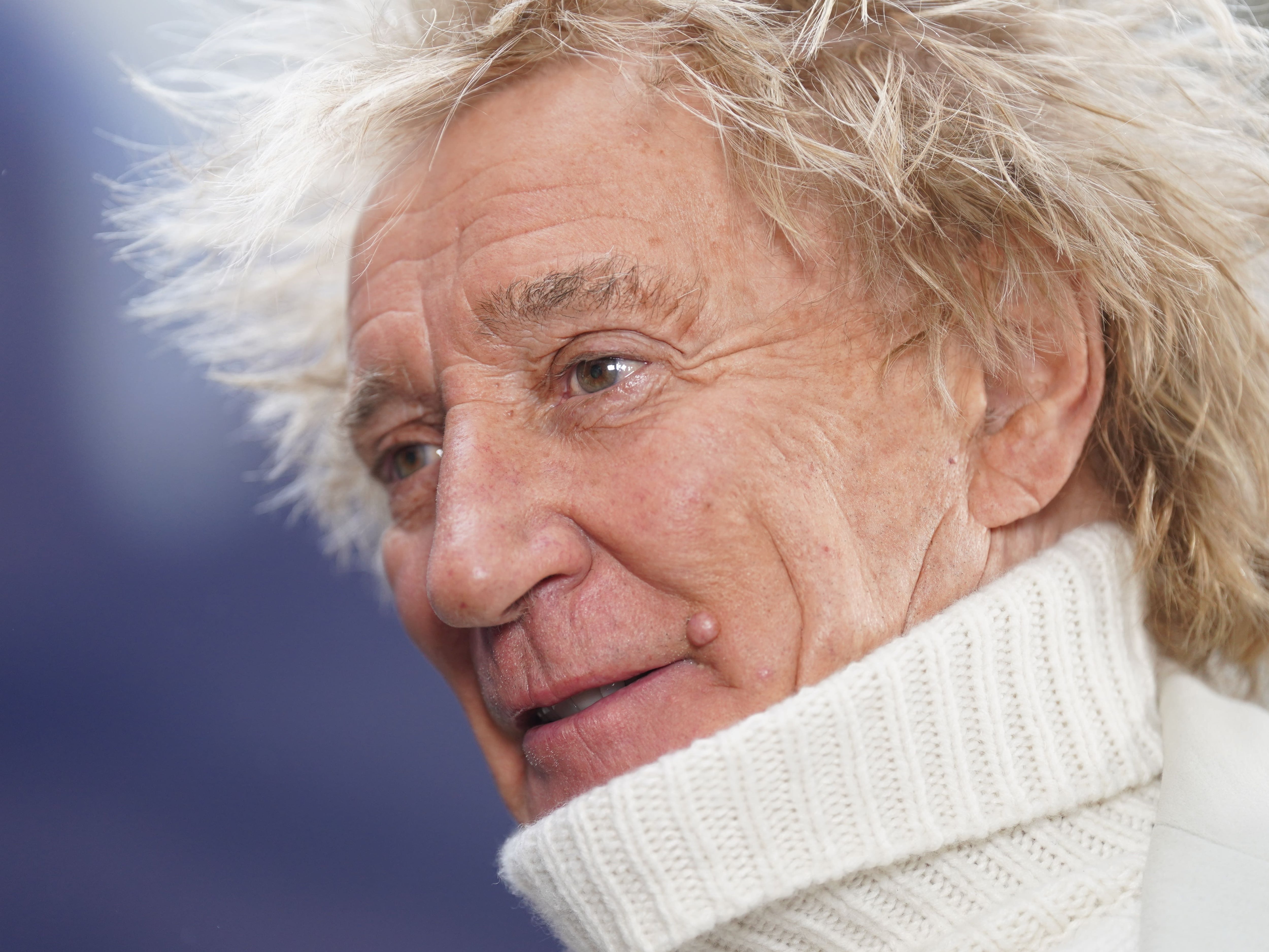 Rod Stewart apologises for skipping 200th celebration show due to strep throat