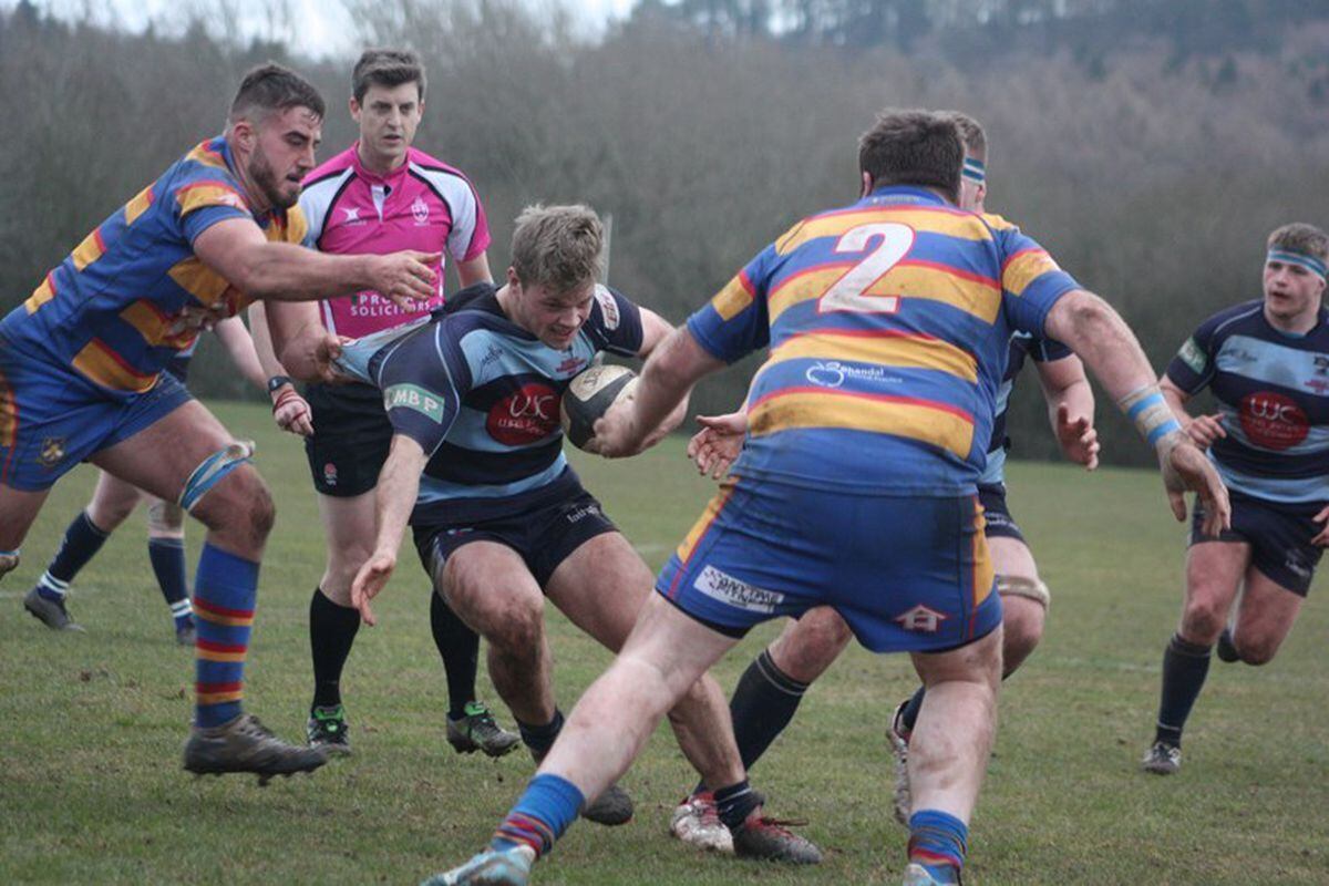 Dudley Kingswinford target return to top spot | Express & Star