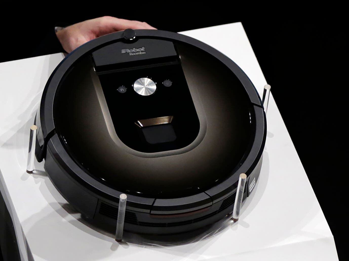 Amazon calls off bid to buy robot vacuum cleaner firm