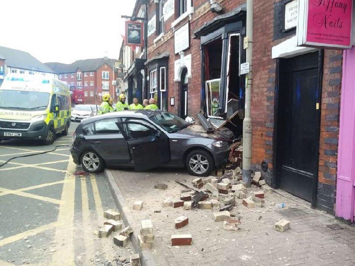 Business as usual at Ma Pardoes despite car-crash damage | Express & Star