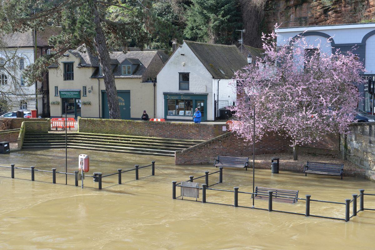 GALLERY: River Severn Flooding Forces Evacuations - In Photos | Express ...