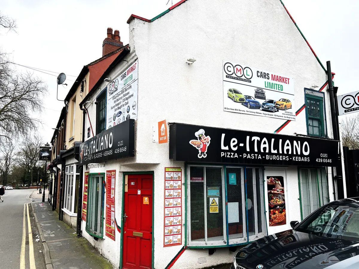 'Thriving' high street pizza shop in busy area now on the market at low price