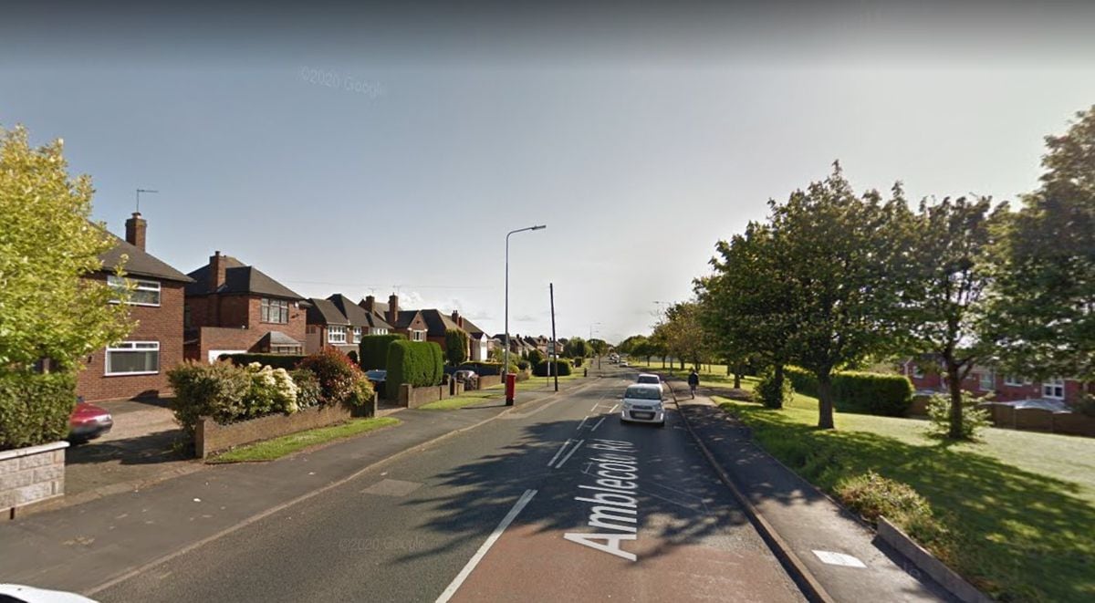 Burglary gang bursts into Dudley home | Express & Star