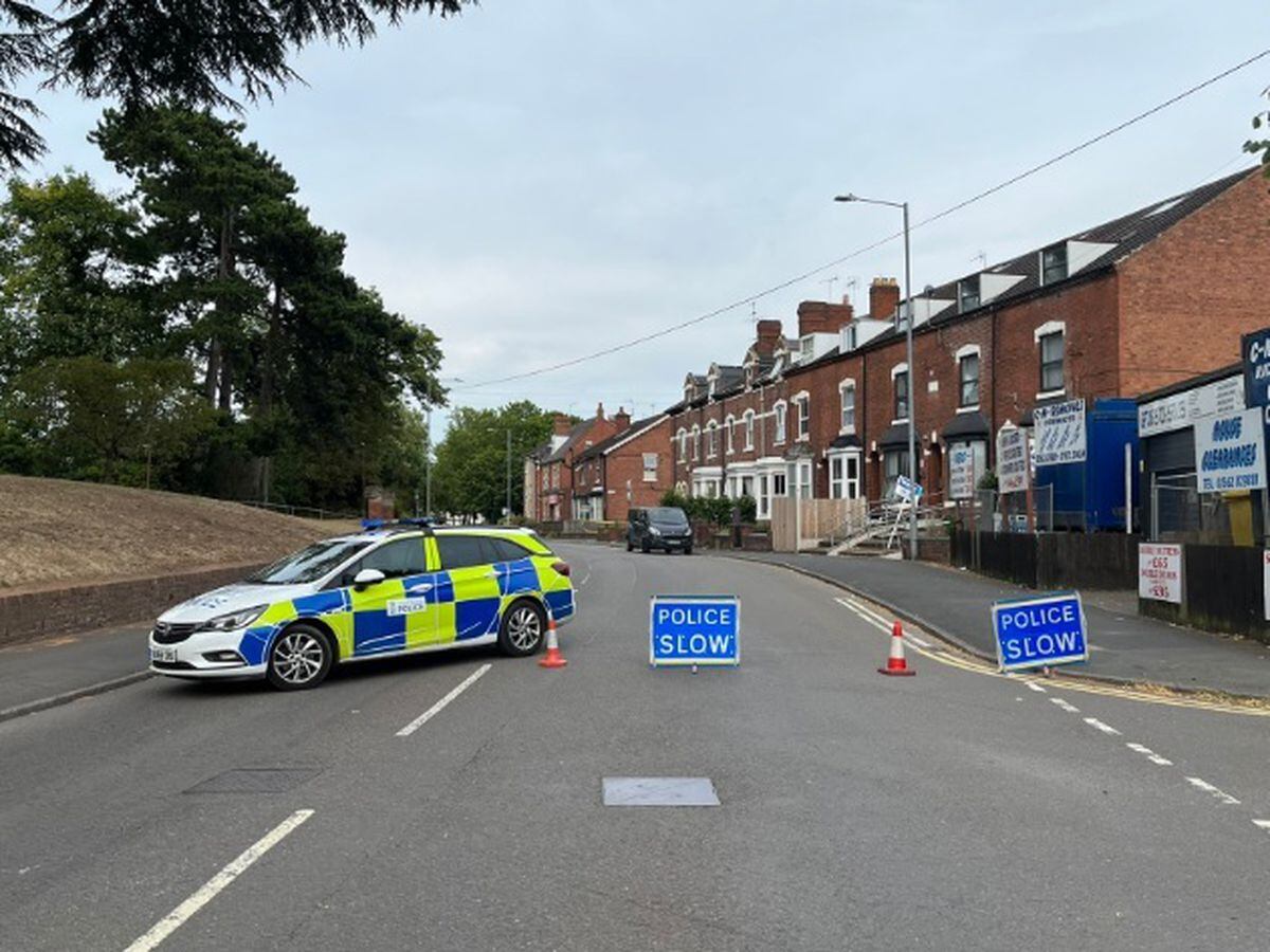 Fallen tree blocks road in Kidderminster Express Star