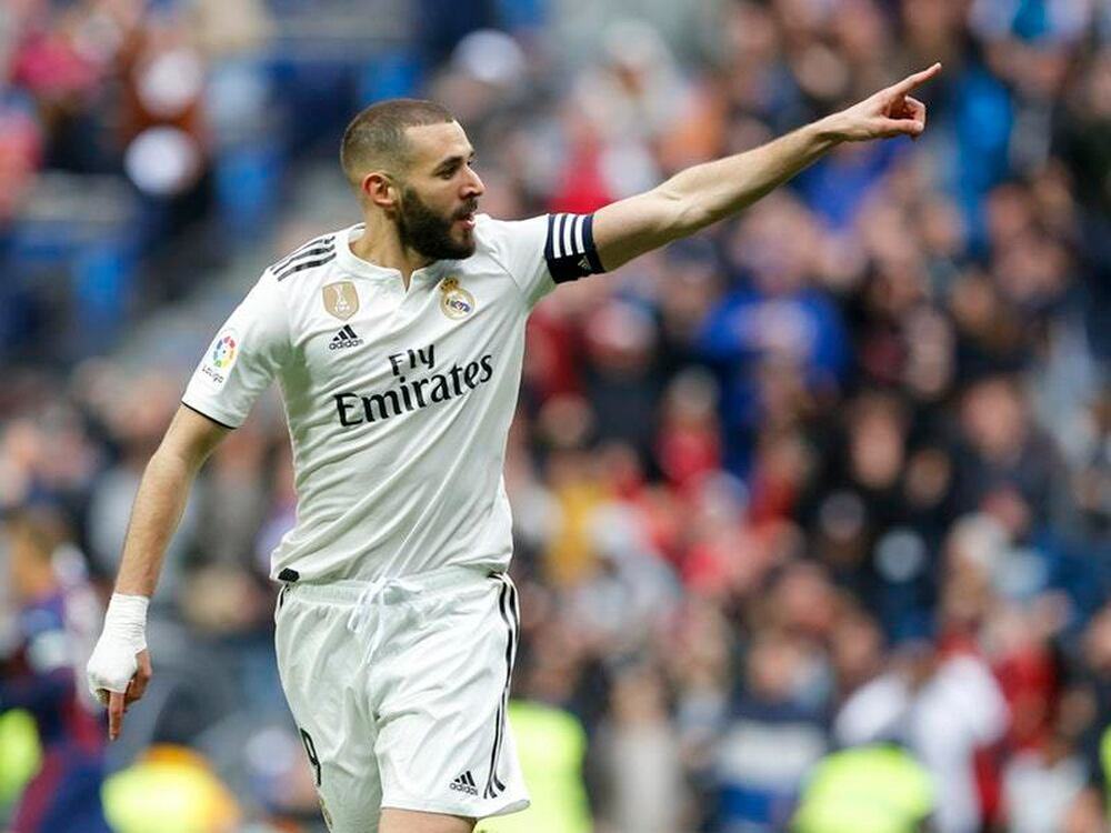Karim Benzema scores twice as Real Madrid rally to beat Eibar | Express & Star