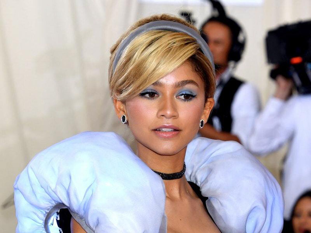 Fairytale Of New York Zendaya Dresses As Cinderella At Met Gala Express And Star