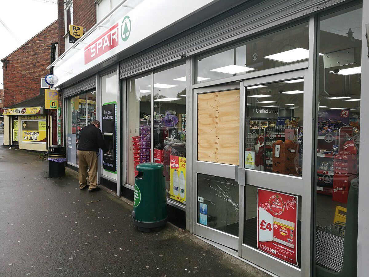 Have-a-go heroes praised for foiling robber's bid to escape Gornal Spar ...