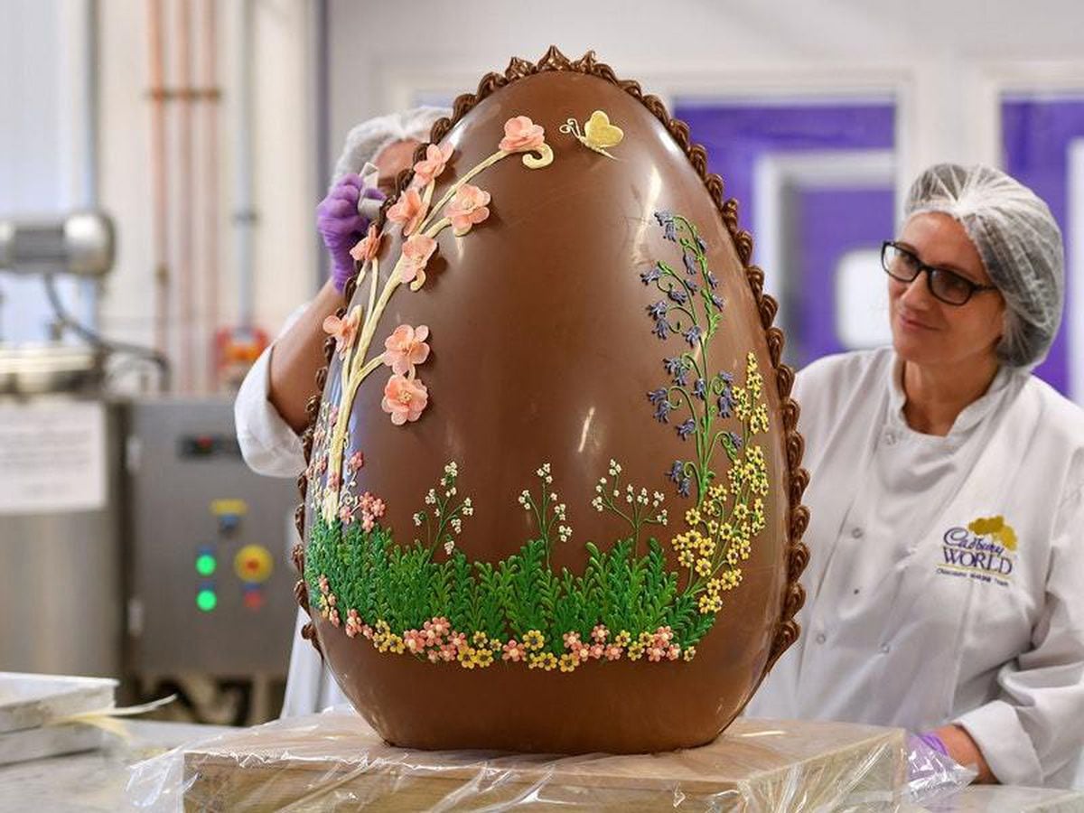 Самые большие шоколадные яйца