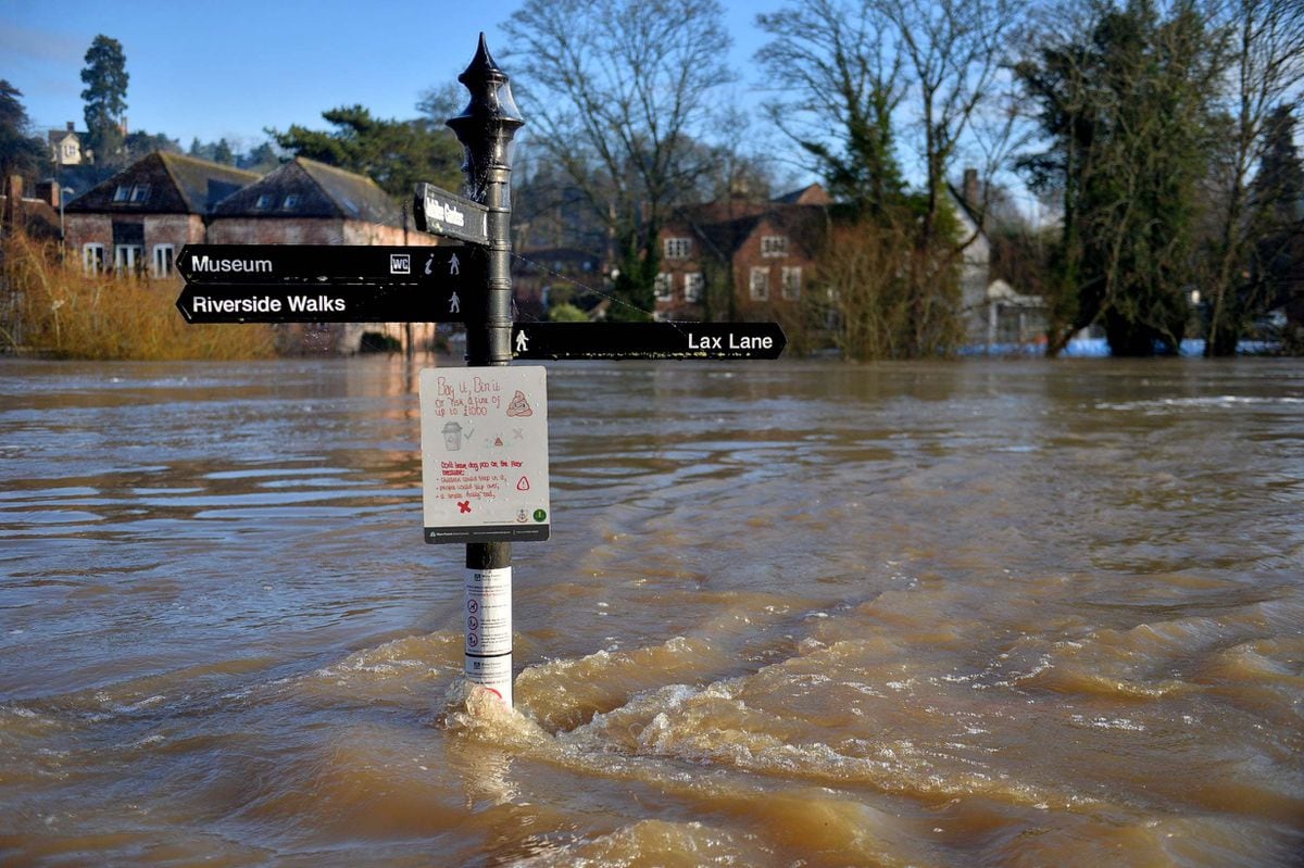 Permanent flood barriers for Bewdley expected 'by 2024' Express & Star