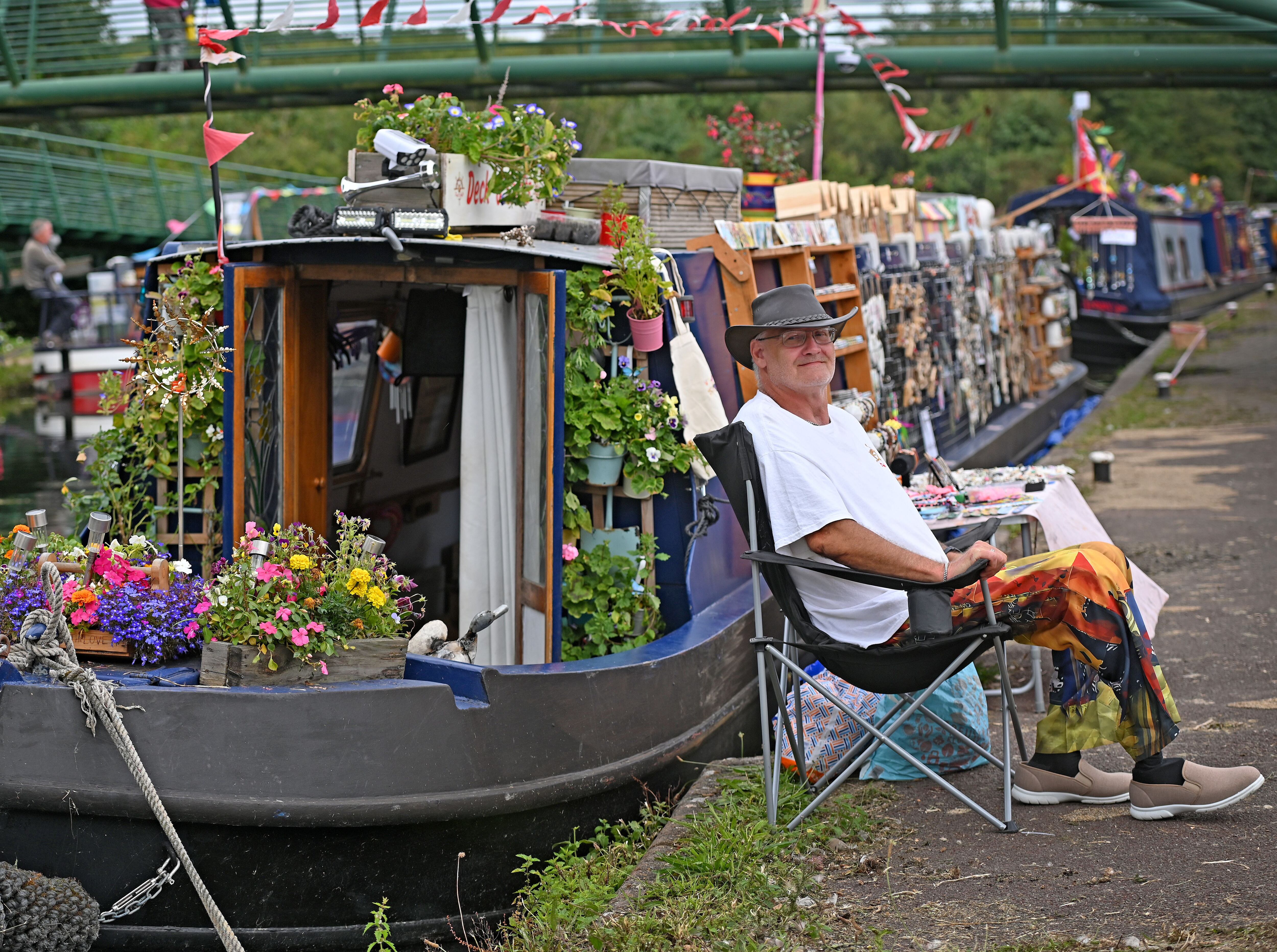 Families flock to Brownhills to celebrate the best of canal life and its culture