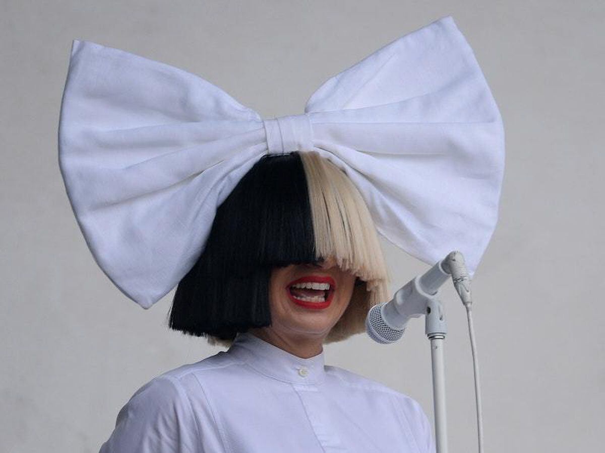 Sia labelled a ‘hero’ after leaking nude photo of herself | Express & Star