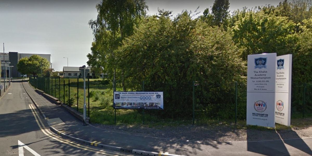 Wolverhampton school shut over coronavirus clarifies 'students of ...