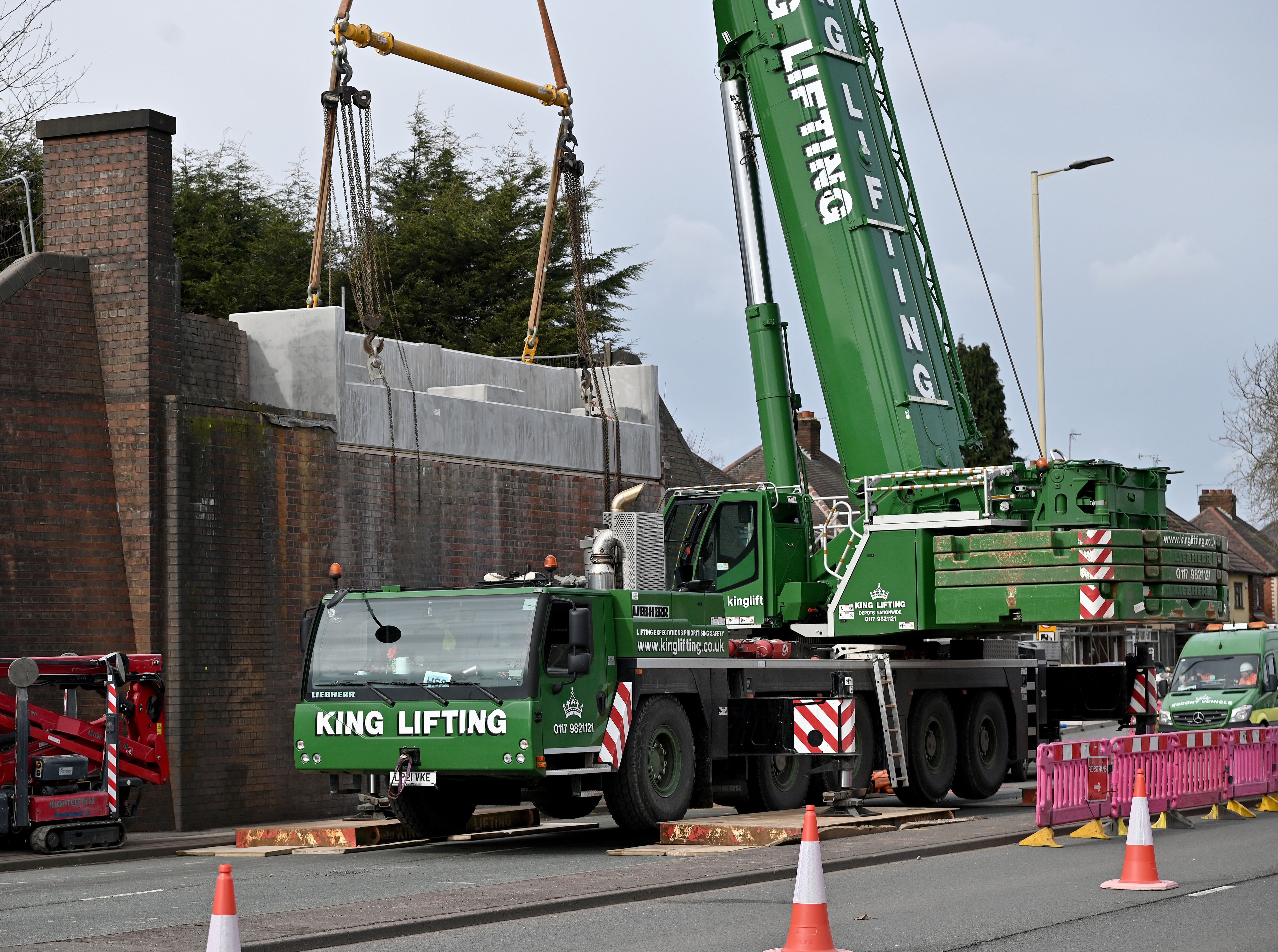 Watch: Work to install new tram bridge over Dudley main road starts - first piece put in place