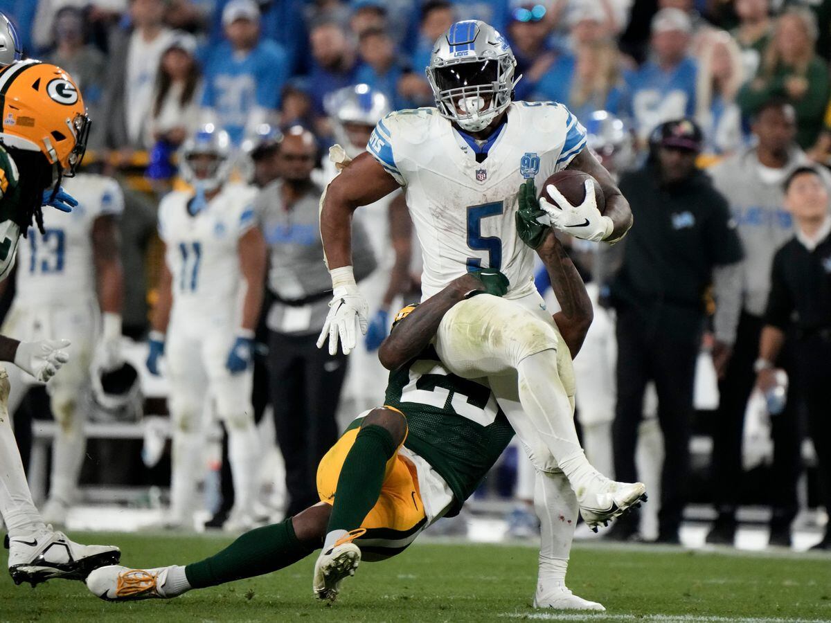 Detroit Lions 34-20 Green Bay Packers: David Montgomery scores three  touchdowns in Lions rout over Packers, NFL News