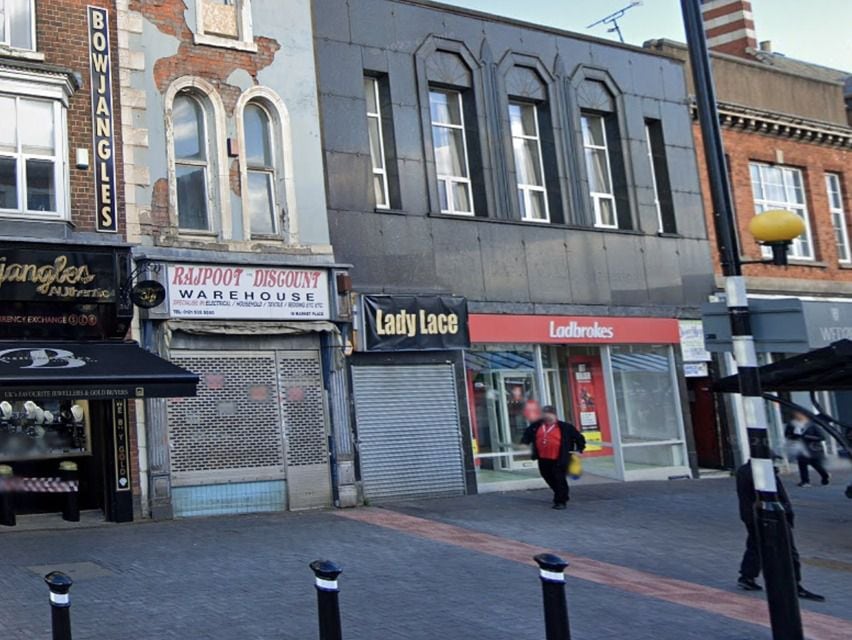 Plans to spruce up empty Wednesbury town centre shops revealed 
