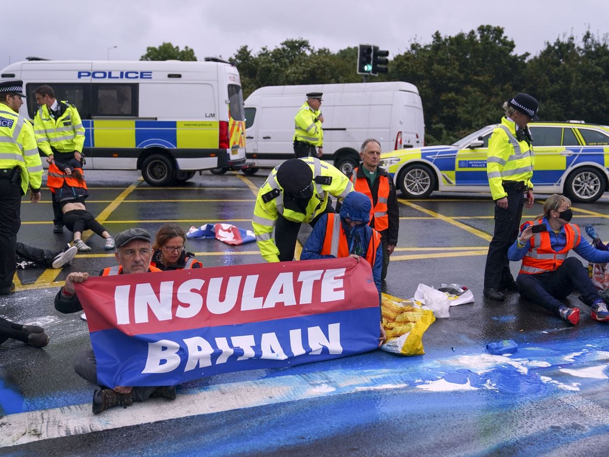 Three Days Of Insulate Britain Protests Cost Almost 900 000 High   WCLMF7LYZBE2TGNZGKXKTJ45SA 