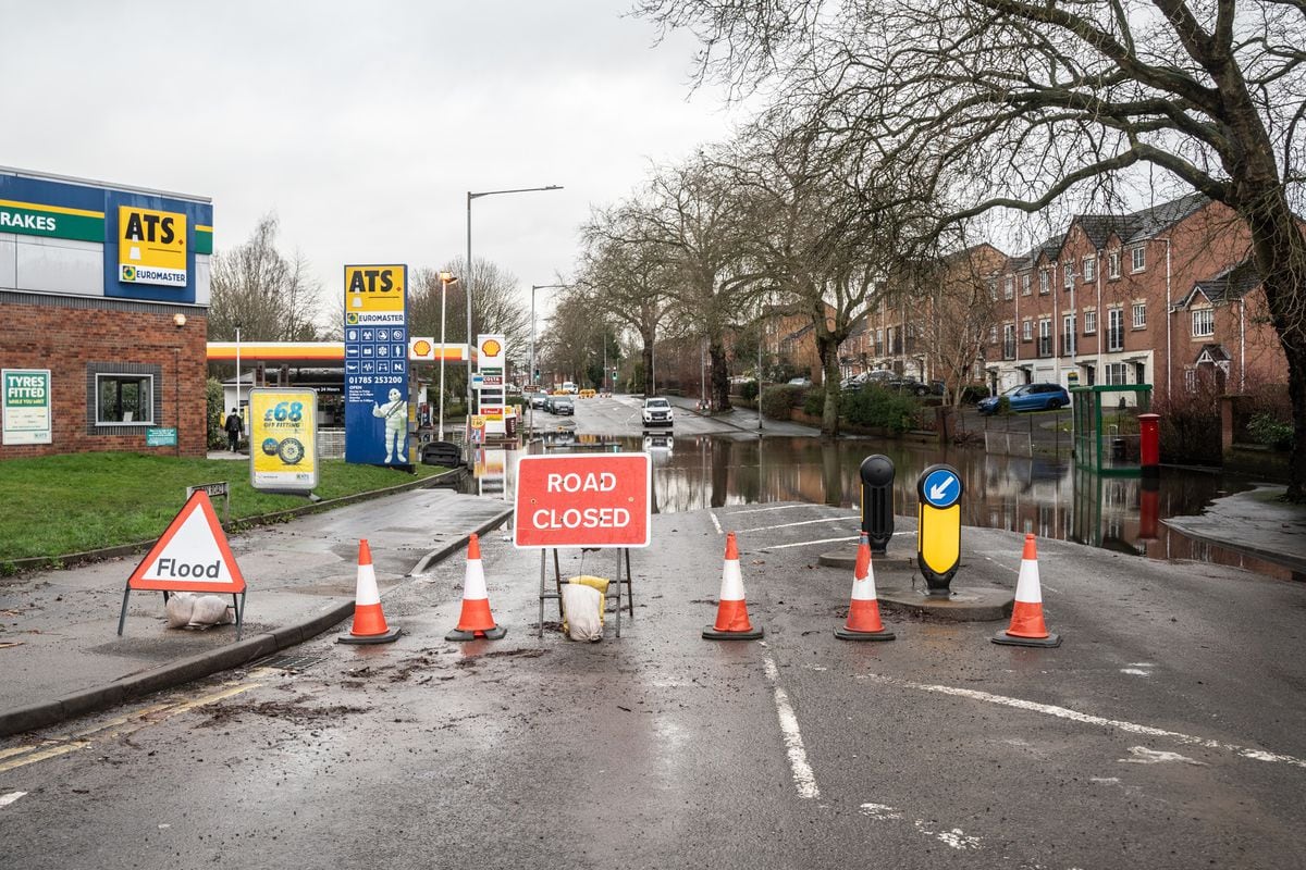 30 Photos Show How Flooding Is Affecting Stafford Express Star   ESWGBKRNEBDSBFB3TSLMM63G7Y 