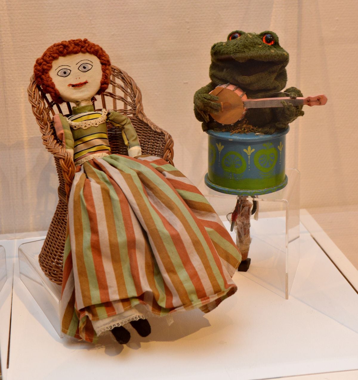 Famous TV puppets from Bagpuss to Basil Brush go on show in ...