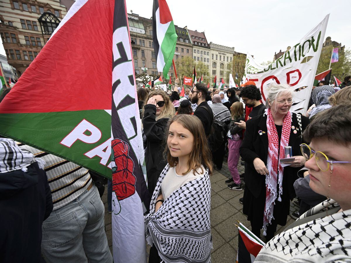 Greta Thunberg among 1,000s protesting against Israel competing in ...