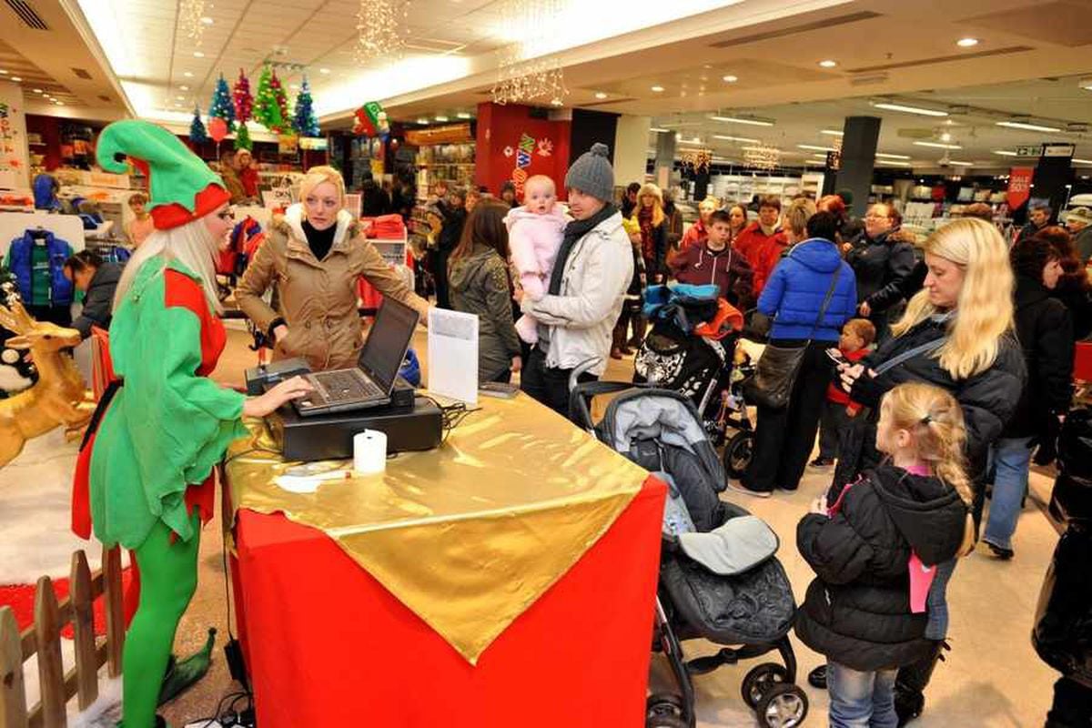 Christmas celebrations begin in Wolverhampton as lights switched on | Express &amp; Star