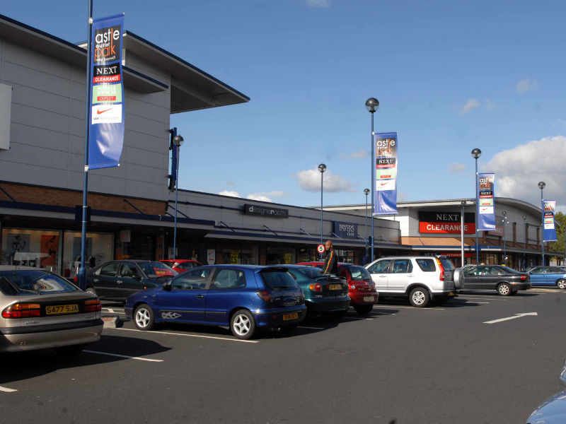 Suspected shoplifter arrested after retail park store targeted