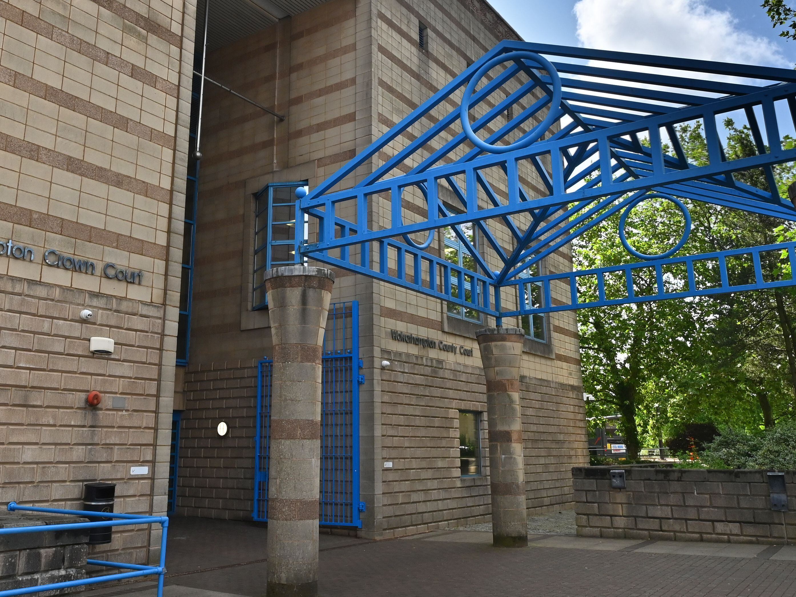 Drug dealer caught red-handed in West Bromwich avoids jail