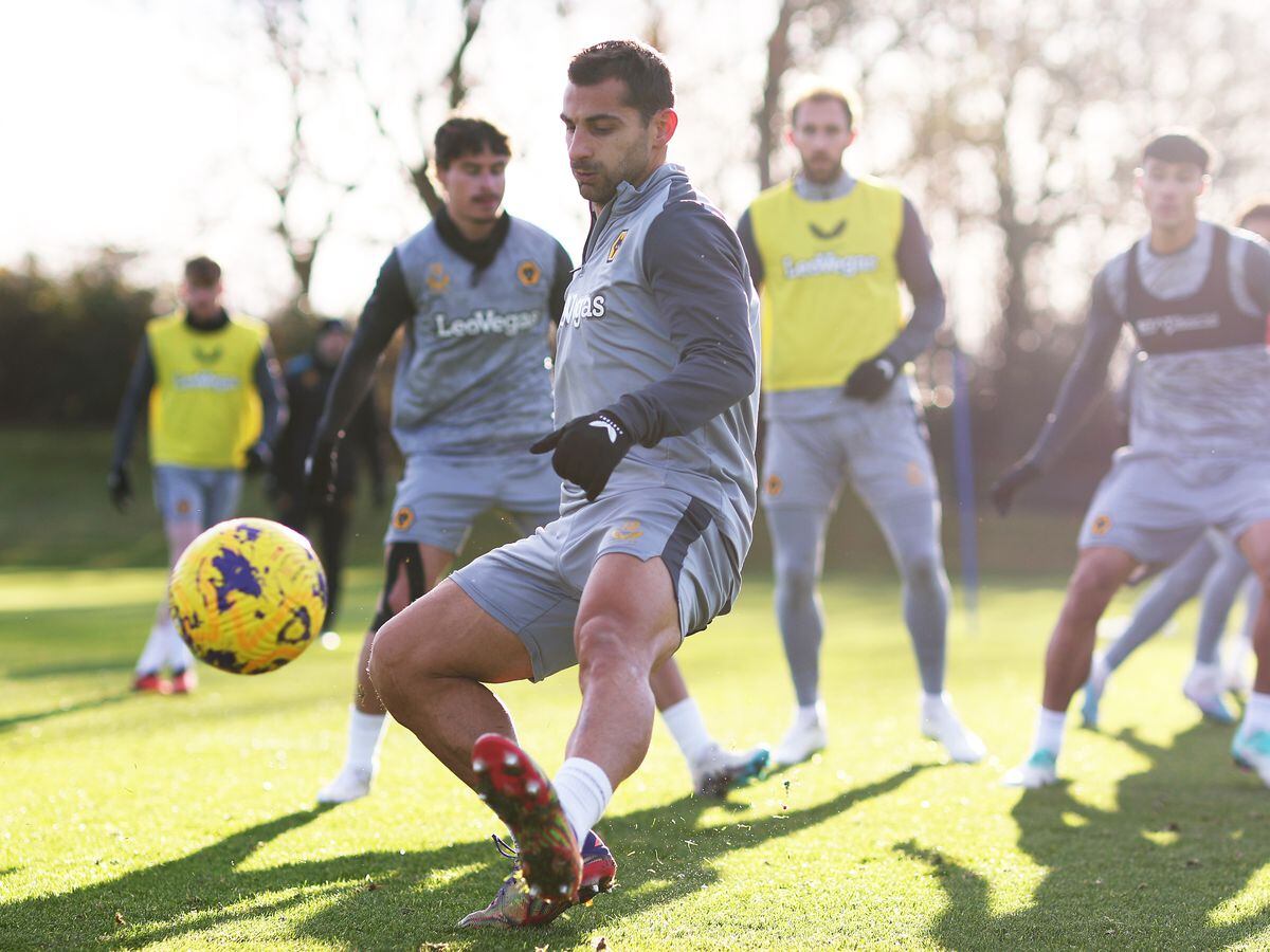 Jonny Castro Otto in crunch talks over Wolves future | Express & Star