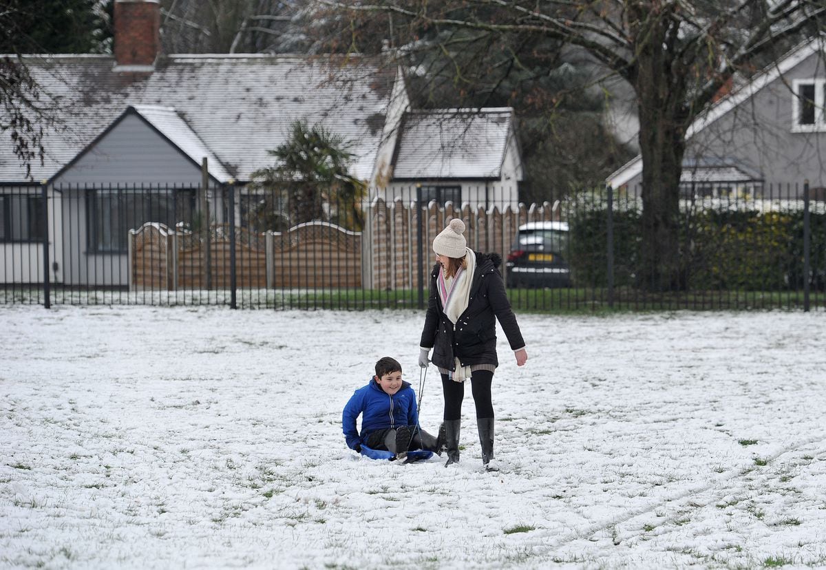 In Pictures Sledges Out As Snow Falls In Black Country And Staffordshire Express Star