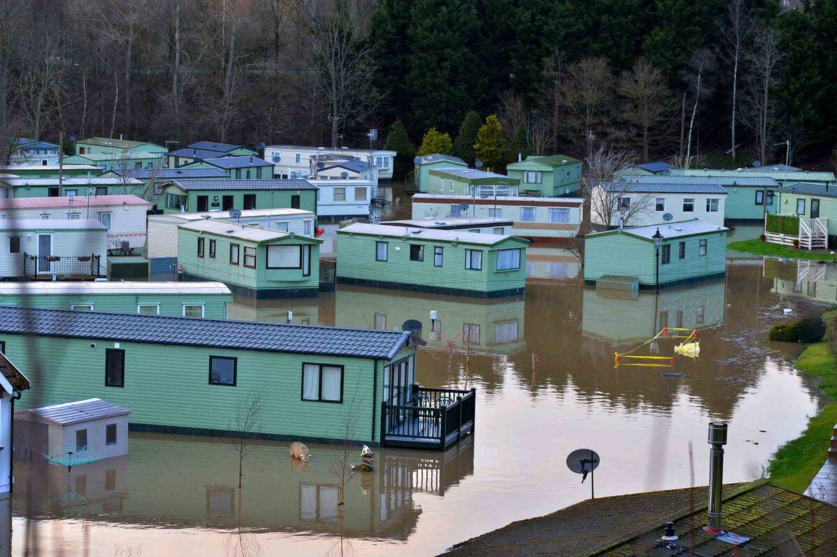 WATCH: Bridgnorth Left Under Water By River Severn Flooding | Express ...