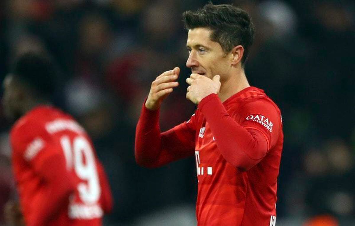 Lewandowski shines as Bayern romp home in Klassiker | Express & Star