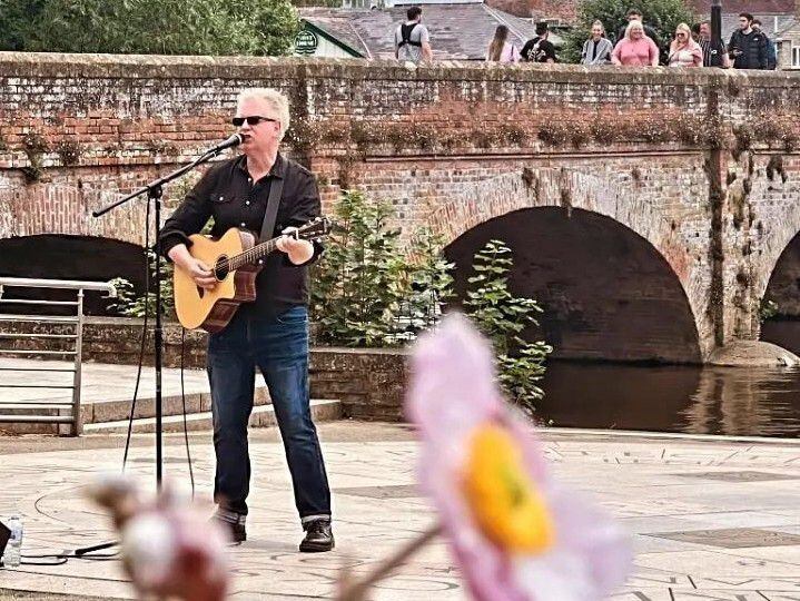 Musician who performed on John Peel favourite track to busk in Wolverhampton