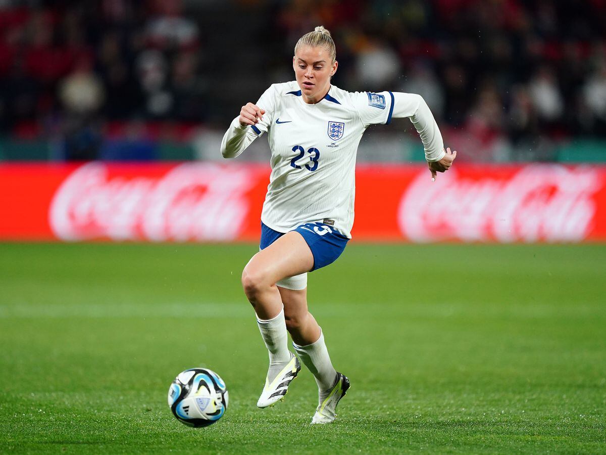 Alessia Russo: Man Utd are flying in the Women's Super League - so why is  their star striker reluctant to stay?, Football News