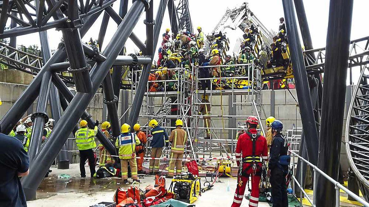 Alton Towers Smiler crash victims raise £14k for rescuers Express & Star