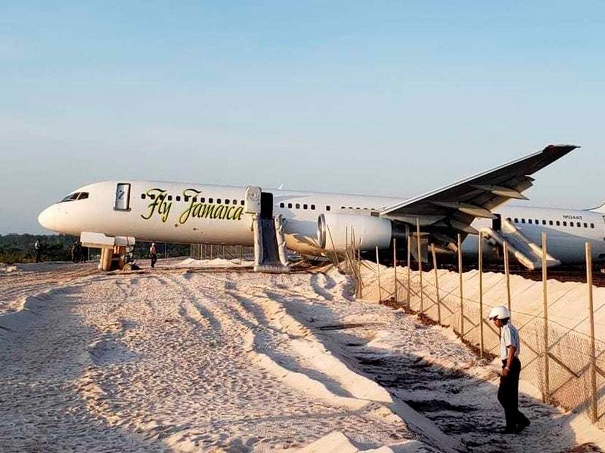 frontier airlines overshoots runway