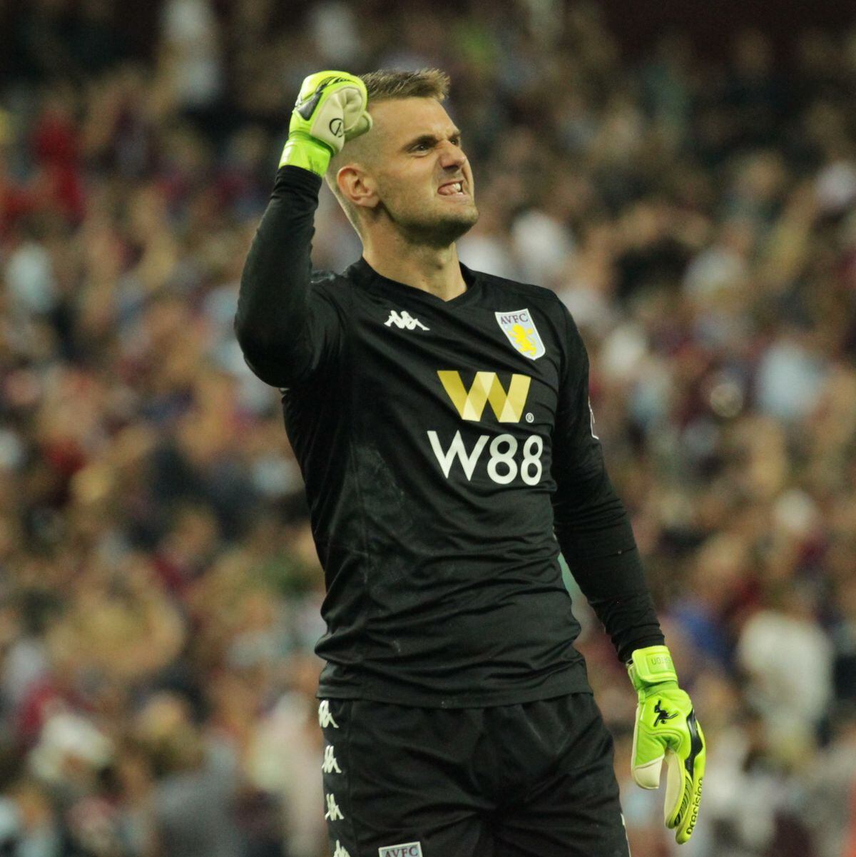 Tom Heaton expecting another raucous atmosphere as Aston ...