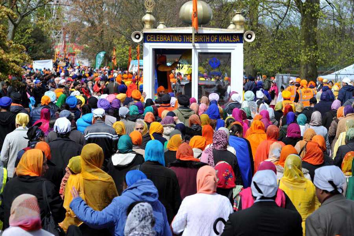 WATCH Thousands revel in festival of Vaisakhi in Wolverhampton