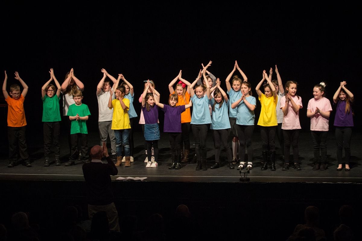 Stafford Schools Gotta Sing: Hundreds of youngsters take part in ...